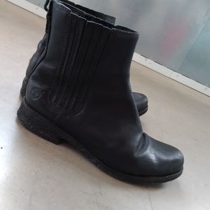 TIMBERLAND black leather booties